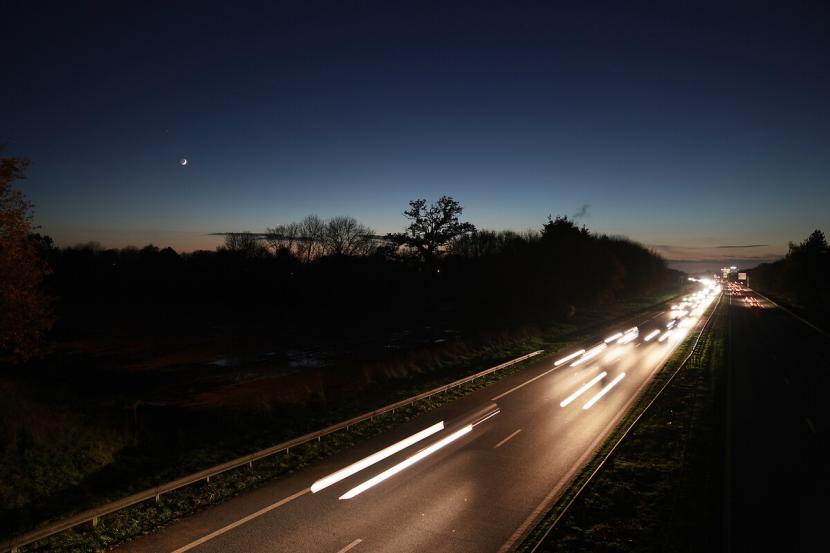 Photographie route la nuit