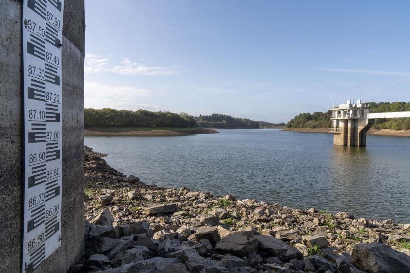 Niveau d'eau très bas au Barrage de la Chèze à Saint-Thurial