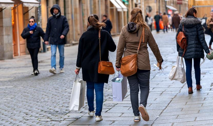 Des clientes dans le centre-ville de Rennes