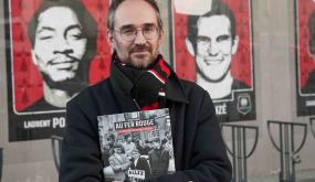 Éditeur passionné, Benjamin Keltz revisite 120 ans de passion côté tribunes