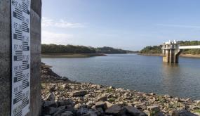 Niveau d'eau très bas au Barrage de la Chèze à Saint-Thurial