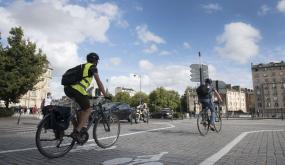 Cyclistes sur le réseau express vélo à Rennes